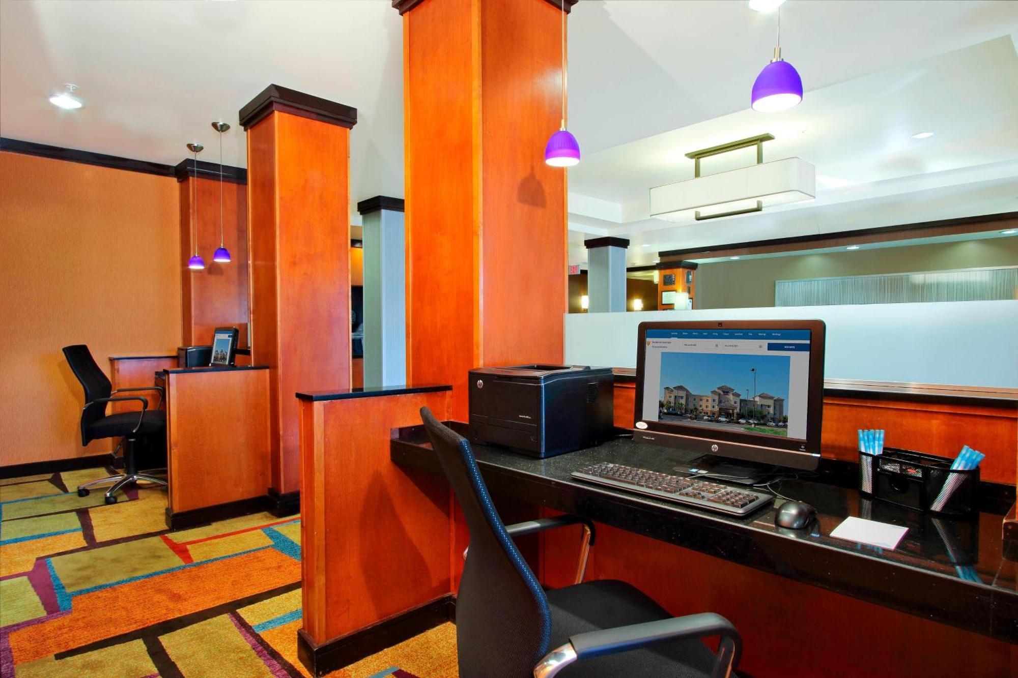 Fairfield Inn & Suites Fresno Кловис Екстериор снимка