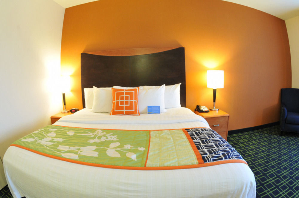 Fairfield Inn & Suites Fresno Кловис Екстериор снимка