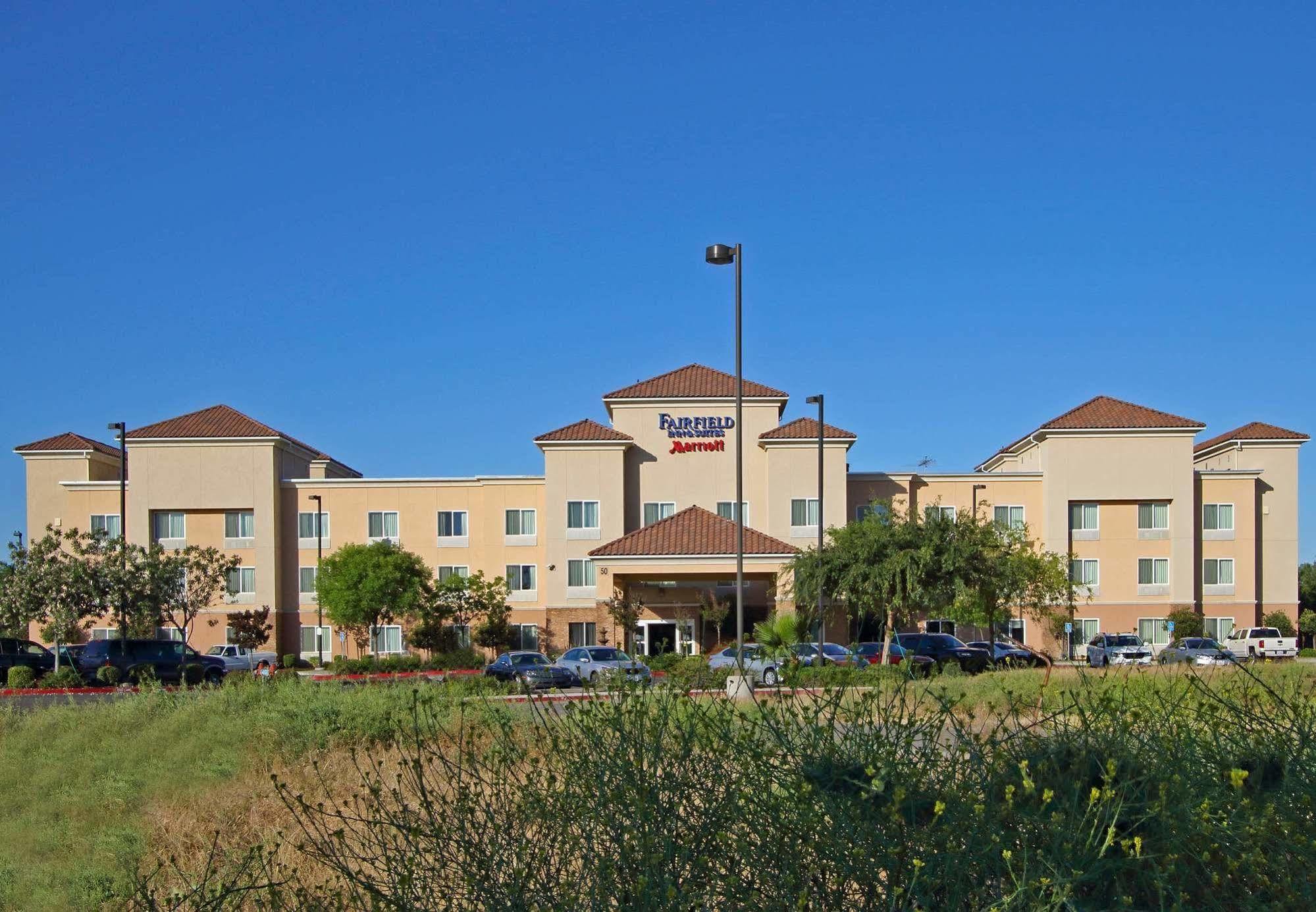 Fairfield Inn & Suites Fresno Кловис Екстериор снимка